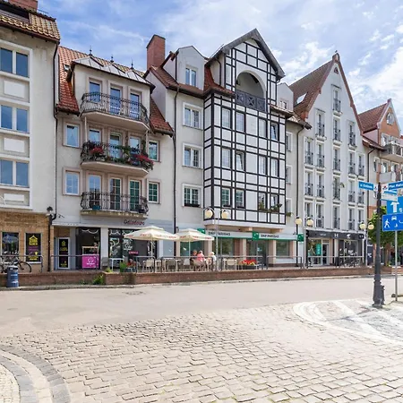 Rodzinny Apartament Na Placu Ratuszowym W Kolobrzegu By Renters *
