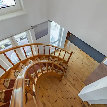Rodzinny Apartament Na Placu Ratuszowym W Kolobrzegu By Renters *