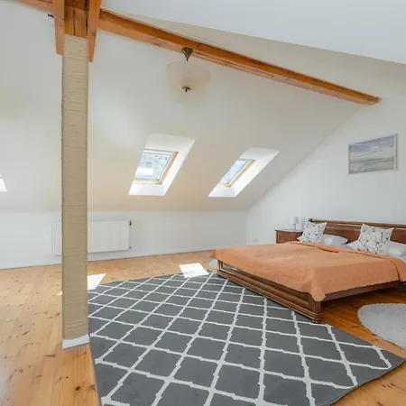 Rodzinny Apartament Na Placu Ratuszowym W Kolobrzegu By Renters 公寓