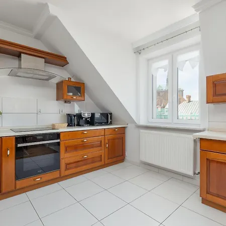 Rodzinny Apartament Na Placu Ratuszowym W Kolobrzegu By Renters